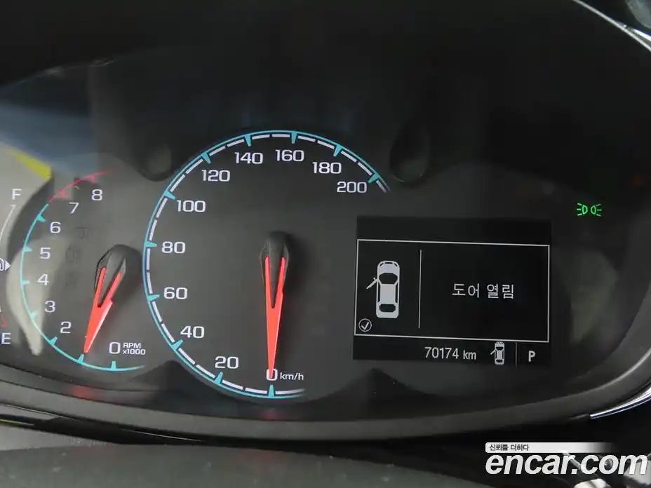Chevrolet Spark 2016 1.0 гидро в Москве, фото 9