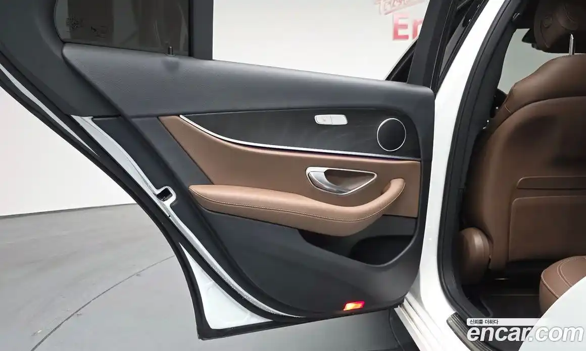 Mercedes-Benz E-Class 2023 2.0 гидро в Москве № 1835866, фото 14