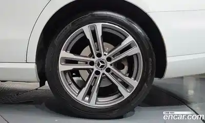 Mercedes-Benz E-Class 2023 2.0 гидро в Москве № 1835866, миниатюра 6