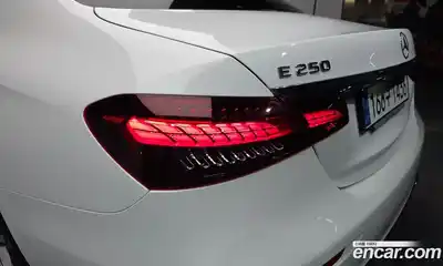 Mercedes-Benz E-Class 2023 2.0 гидро в Москве № 1835866, миниатюра 8