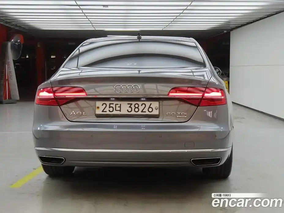 Audi A8 2014 4.1 гидро в Москве № 1836751, фото 3