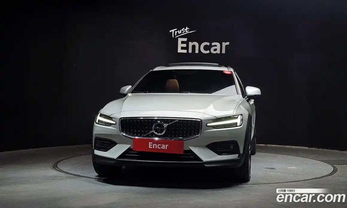 Volvo V60 2021 2.0 гидро в Москве № 1836822, фото 3