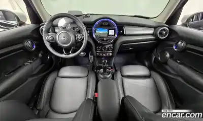 Mini Cooper 2020 1.5 гидро в Москве № 1837646, миниатюра 10