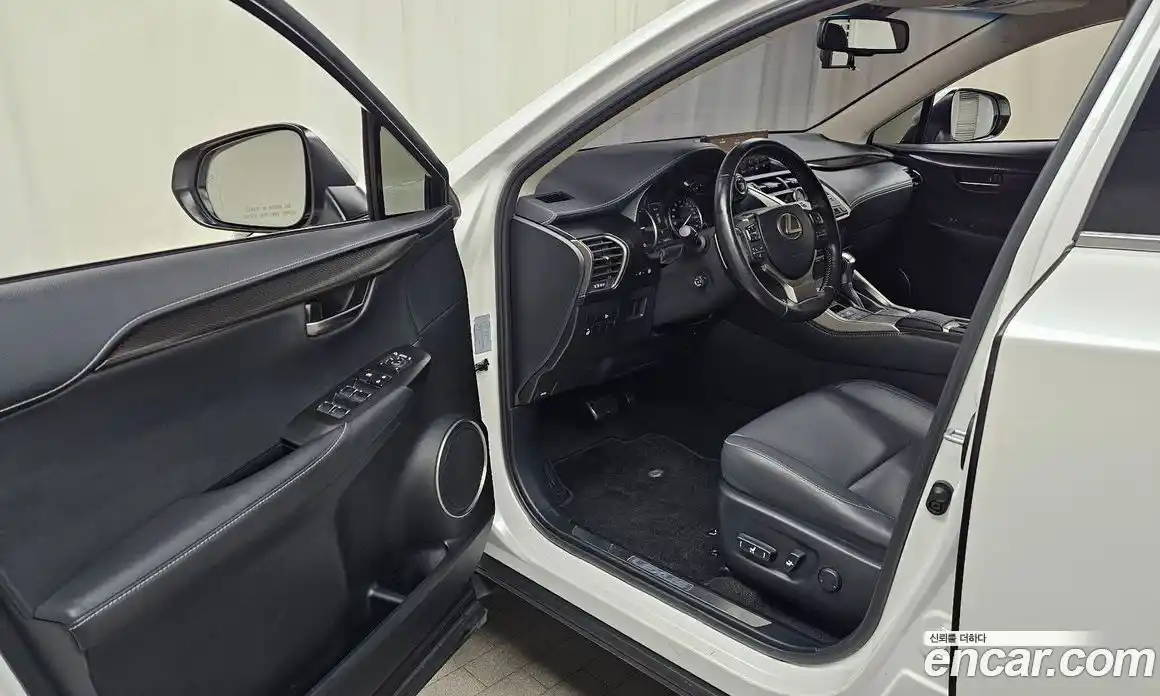 Lexus NX 2017 2.5 гидро в Москве № 1837934, фото 13