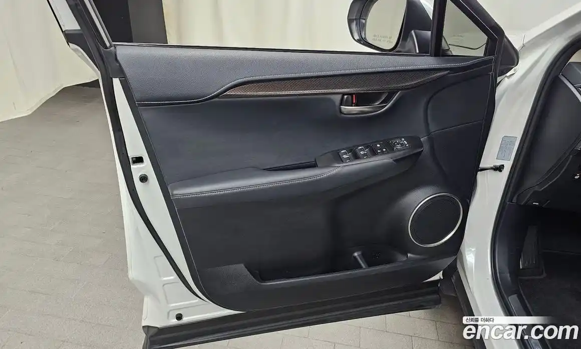 Lexus NX 2017 2.5 гидро в Москве № 1837934, фото 14