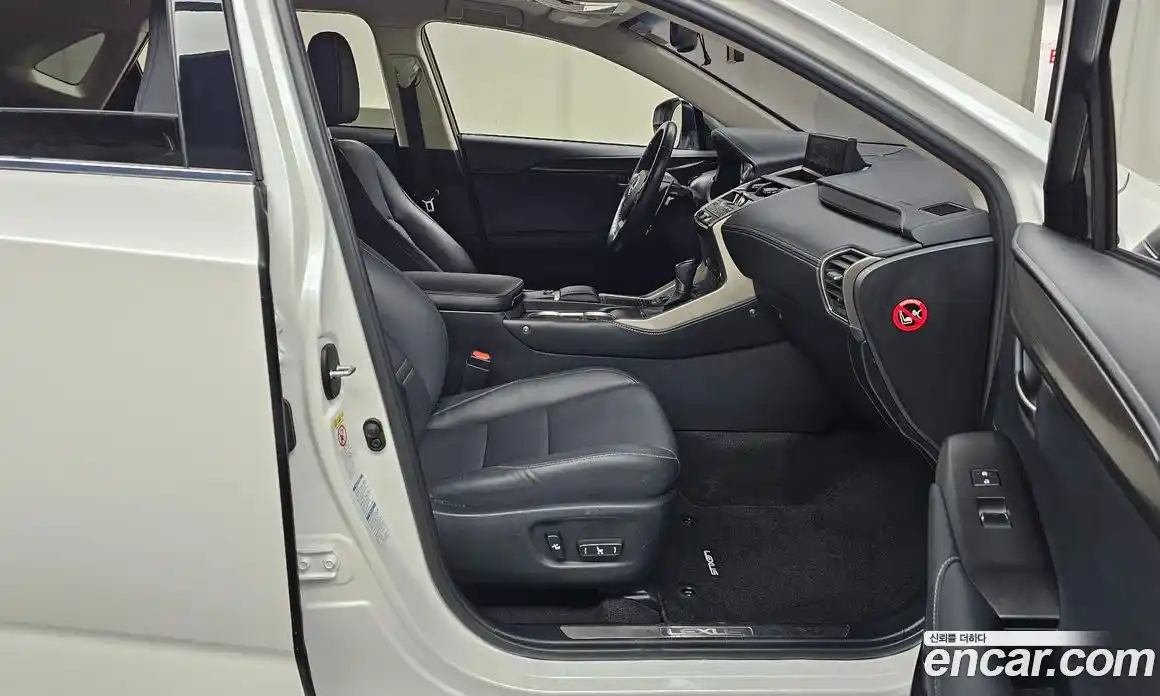 Lexus NX 2017 2.5 гидро в Москве № 1837934, фото 17