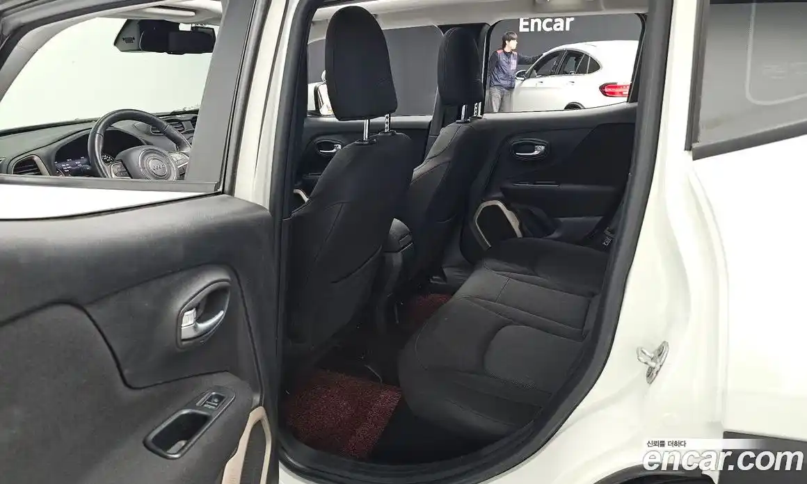 Jeep Renegade 2016 2.0 гидро в Москве № 1838324, фото 17