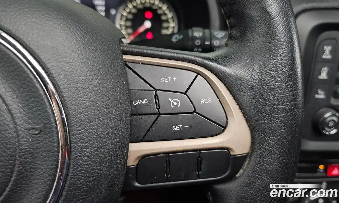 Jeep Renegade 2016 2.0 гидро в Москве № 1838324, фото 26