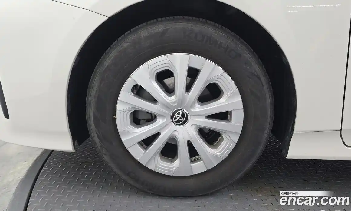 Toyota Prius 2020 1.8 гидро в Москве № 1838487, фото 5