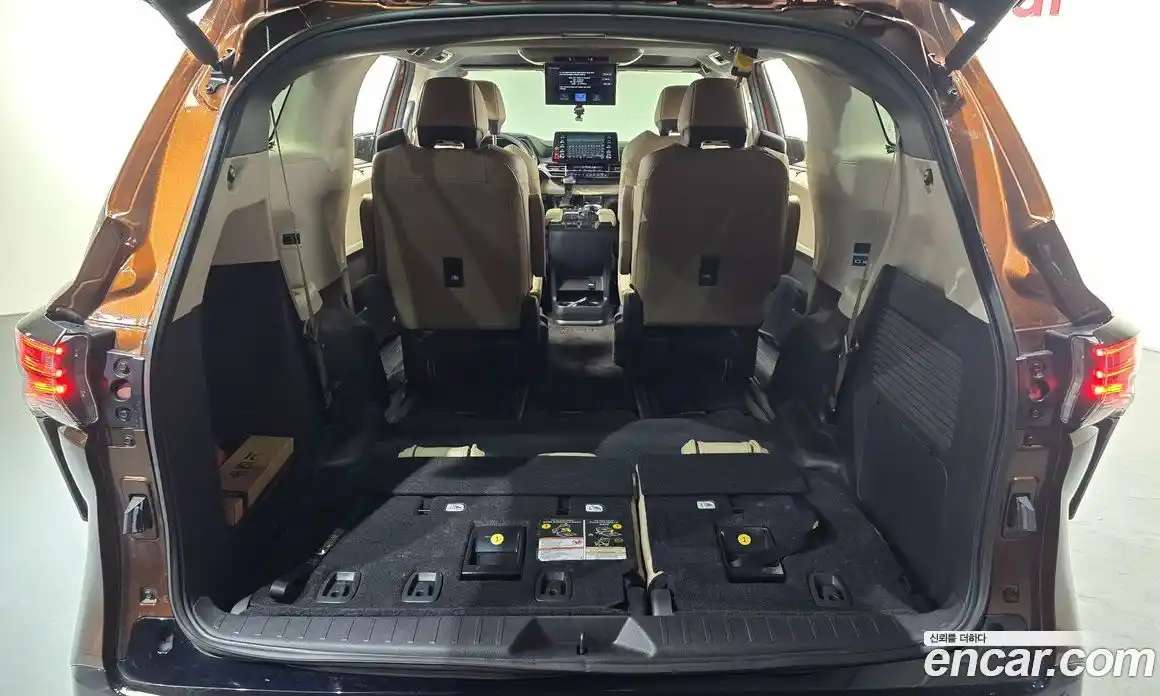 Toyota Sienna 2023 2.5 гидро в Москве № 1838497, фото 20