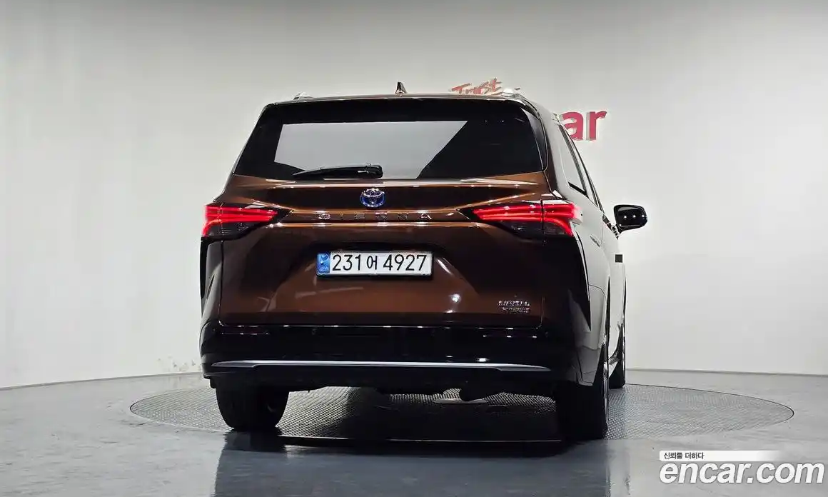 Toyota Sienna 2023 2.5 гидро в Москве № 1838497, фото 4