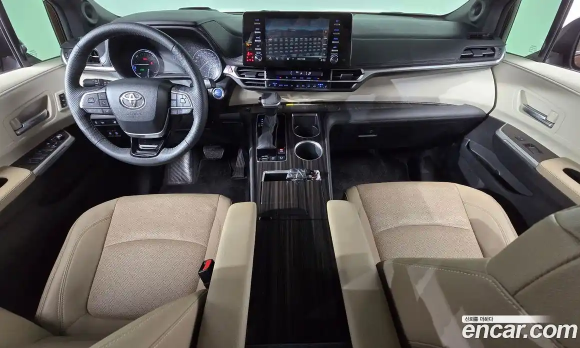 Toyota Sienna 2023 2.5 гидро в Москве № 1838497, фото 7