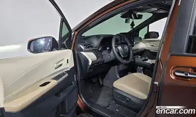Toyota Sienna 2023 2.5 гидро в Москве № 1838497, миниатюра 10