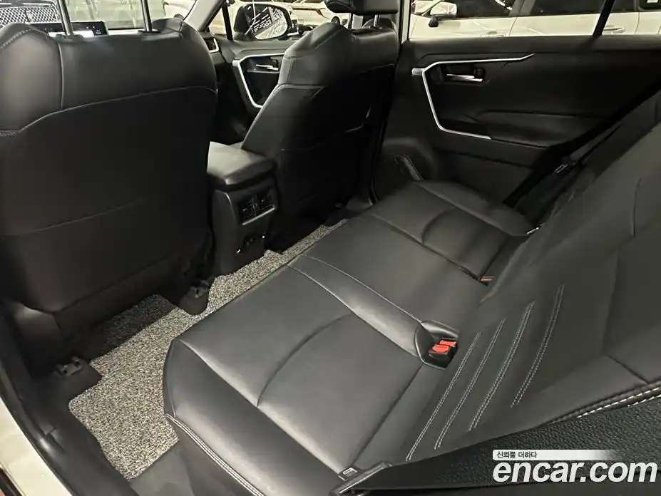 Toyota RAV4 2021 2.5 вариатор в Москве № 1838548, фото 11