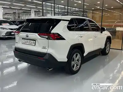 Toyota RAV4 2021 2.5 вариатор в Москве № 1838548, миниатюра 2