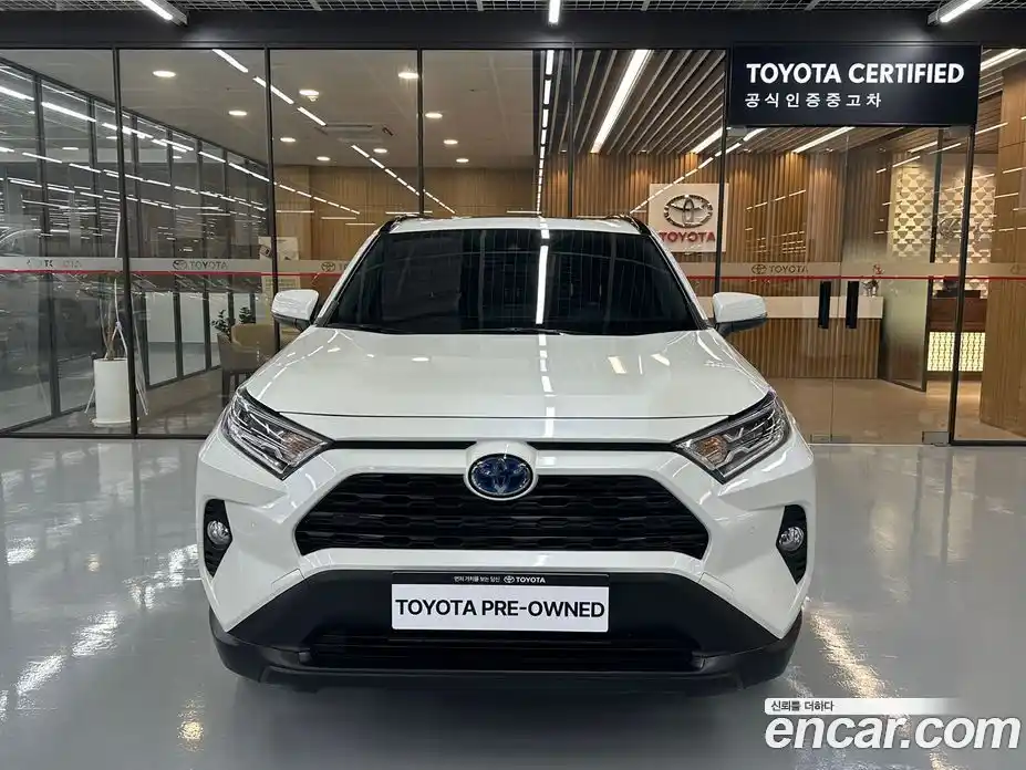 Toyota RAV4 2021 2.5 вариатор в Москве № 1838548, фото 3