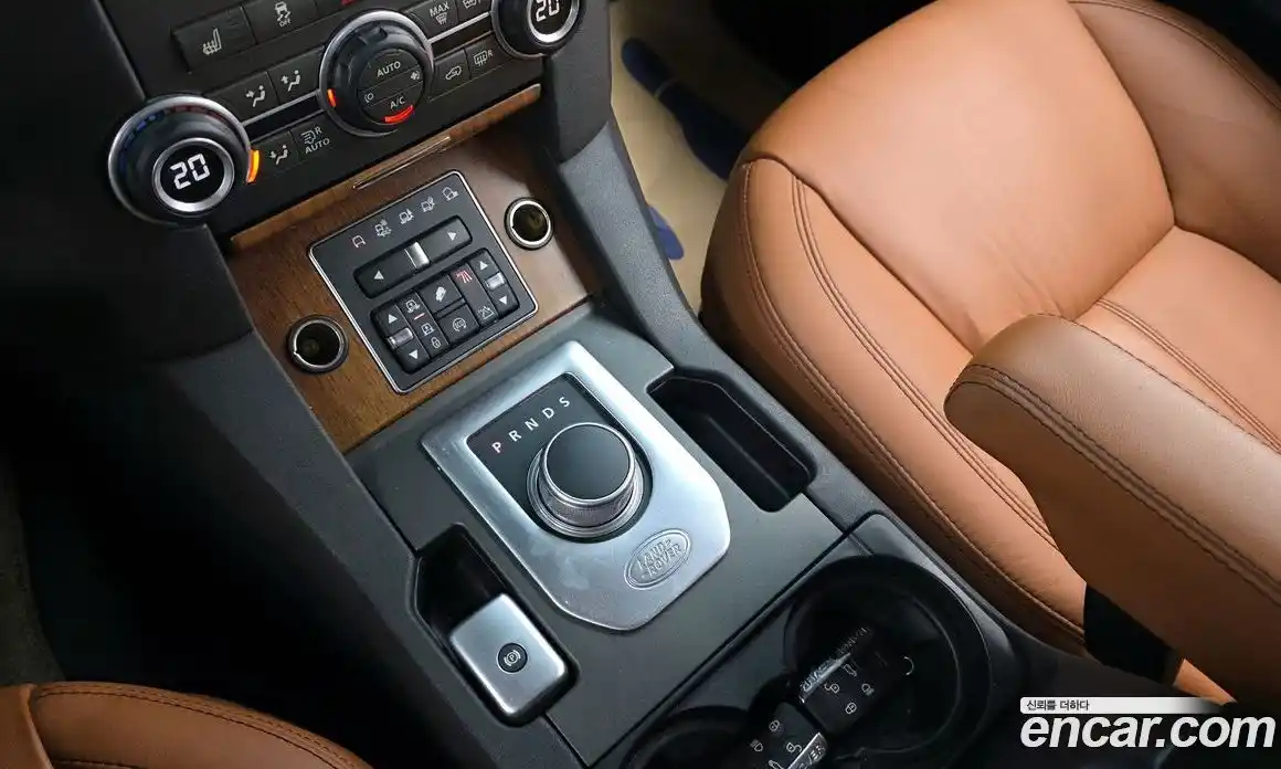 Land Rover Discovery 2016 3.0 гидро в Москве № 213844, фото 9