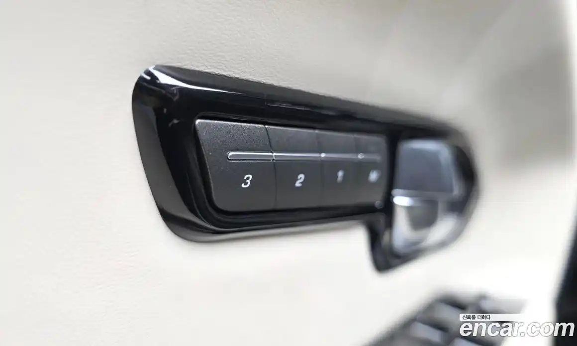Land Rover Range-Rover Evoque 2019 2.0 гидро в Москве № 1280929, фото 24