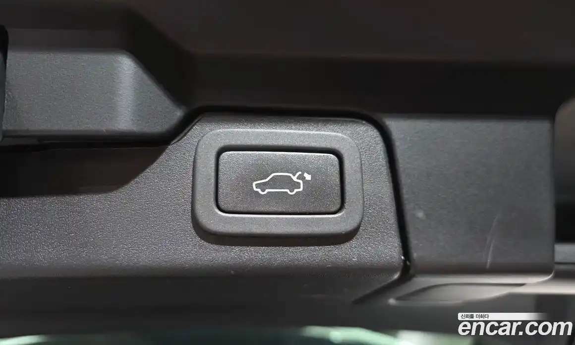 Land Rover Range-Rover Evoque 2019 2.0 гидро в Москве № 1280929, фото 30