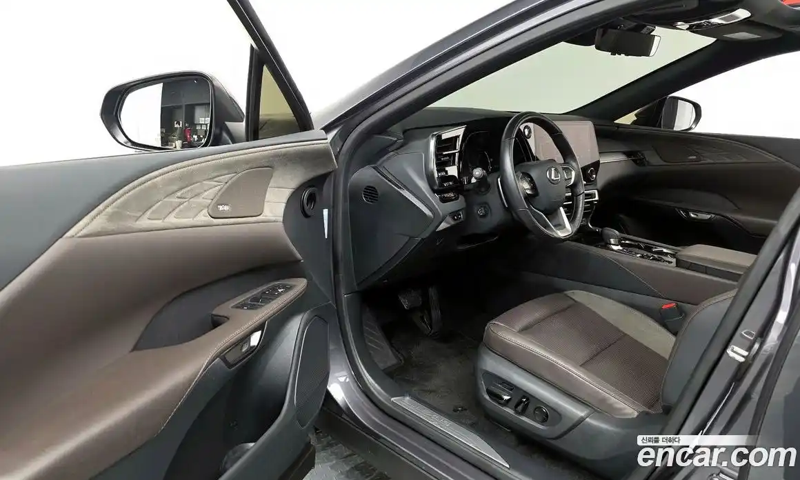 Lexus RX 2024 2.5 гидро в Москве № 1350019, фото 13