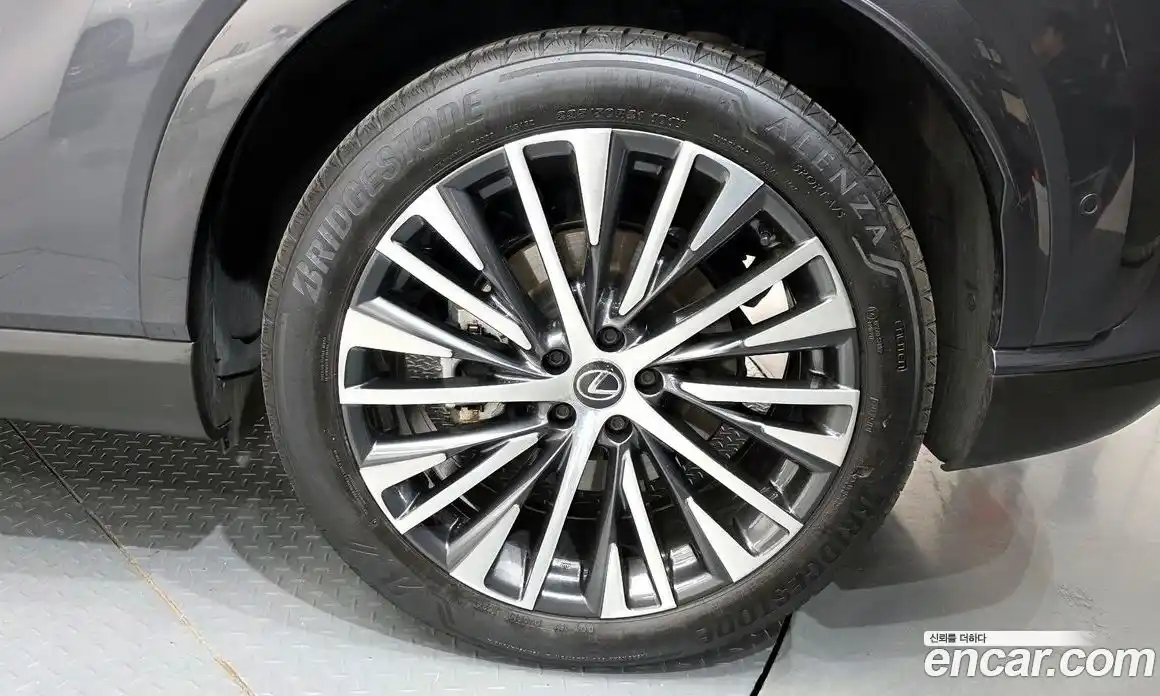 Lexus RX 2024 2.5 гидро в Москве № 1350019, фото 7