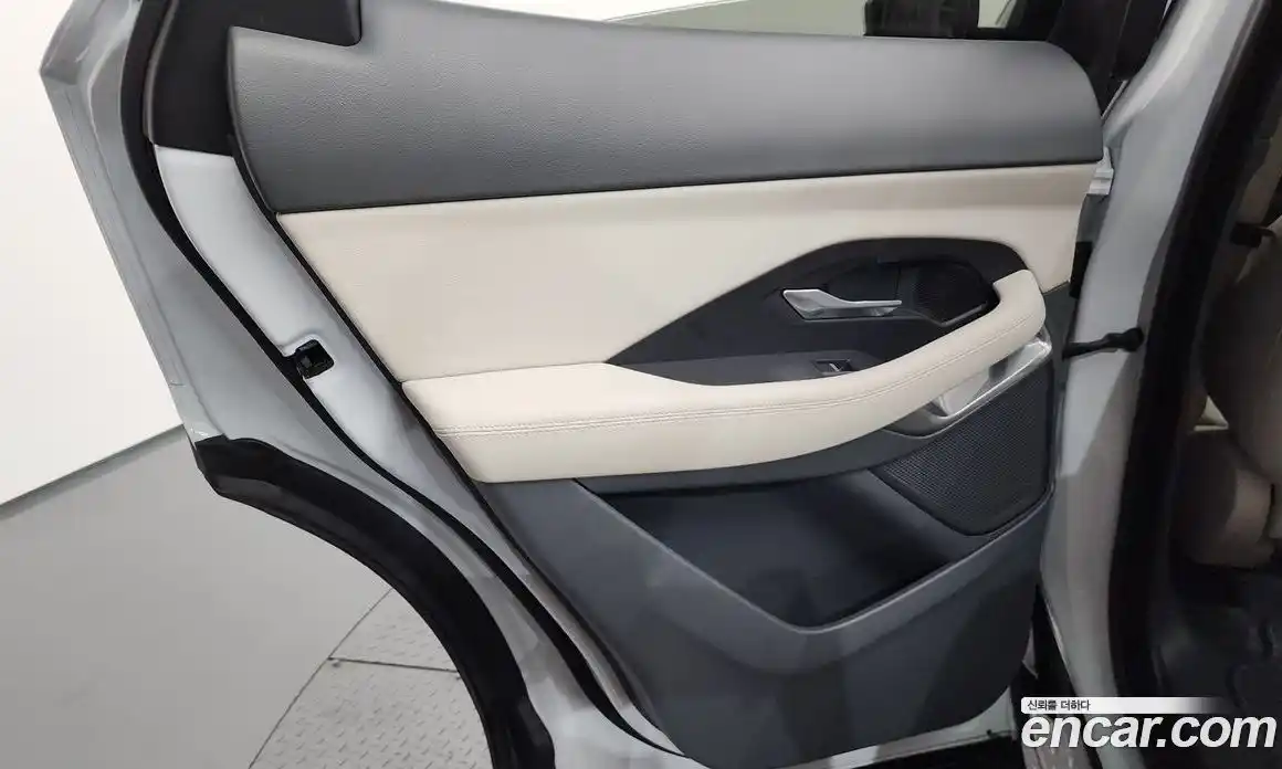 Jaguar E-Pace 2018 2.0 гидро в Москве № 1351114, фото 15