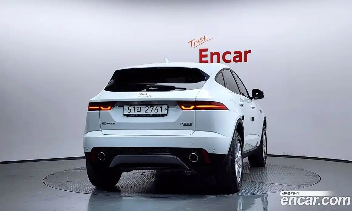 Jaguar E-Pace 2018 2.0 гидро в Москве № 1351114, фото 4