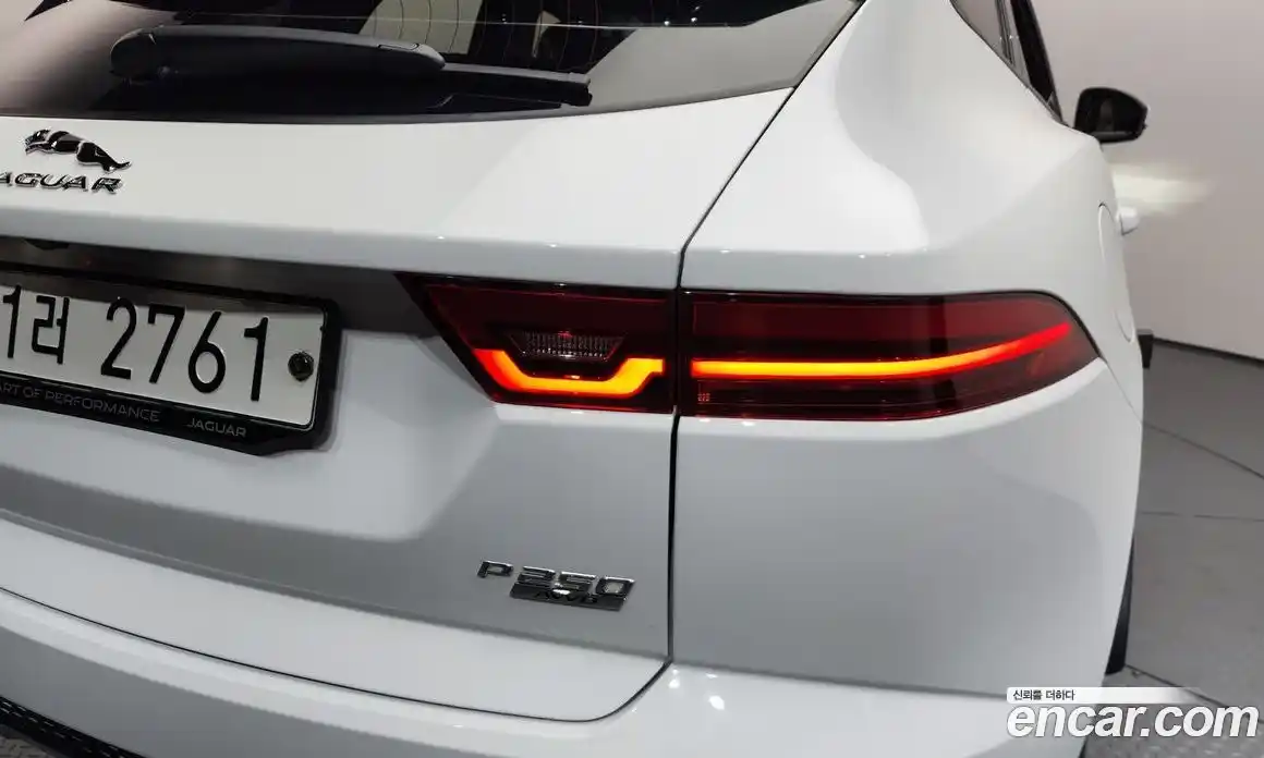 Jaguar E-Pace 2018 2.0 гидро в Москве № 1351114, фото 9