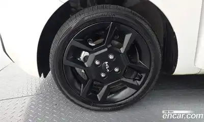 Kia Ray 2023 1.0 гидро в Москве № 1399538, миниатюра 5