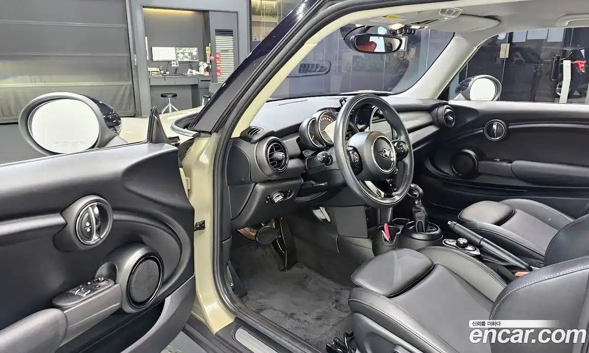 Mini Cooper 2018 1.5 гидро в Москве № 1548088, фото 13