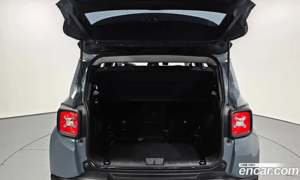Jeep Renegade 2018 2.4 гидро в Москве № 1549805, фото 26
