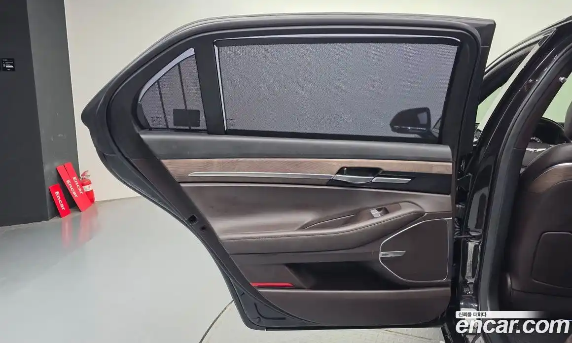 Genesis G90 2018 3.3 гидро в Москве, фото 15