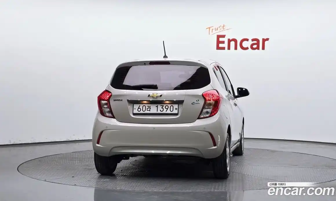 Chevrolet Spark 2017 1.0 гидро в Москве, фото 4