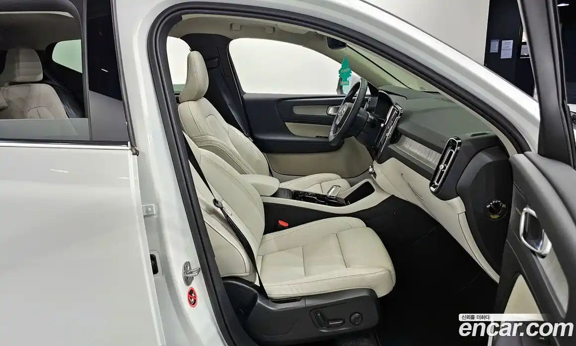 Volvo XC40 2024 2.0 гидро в Москве № 1618469, фото 17