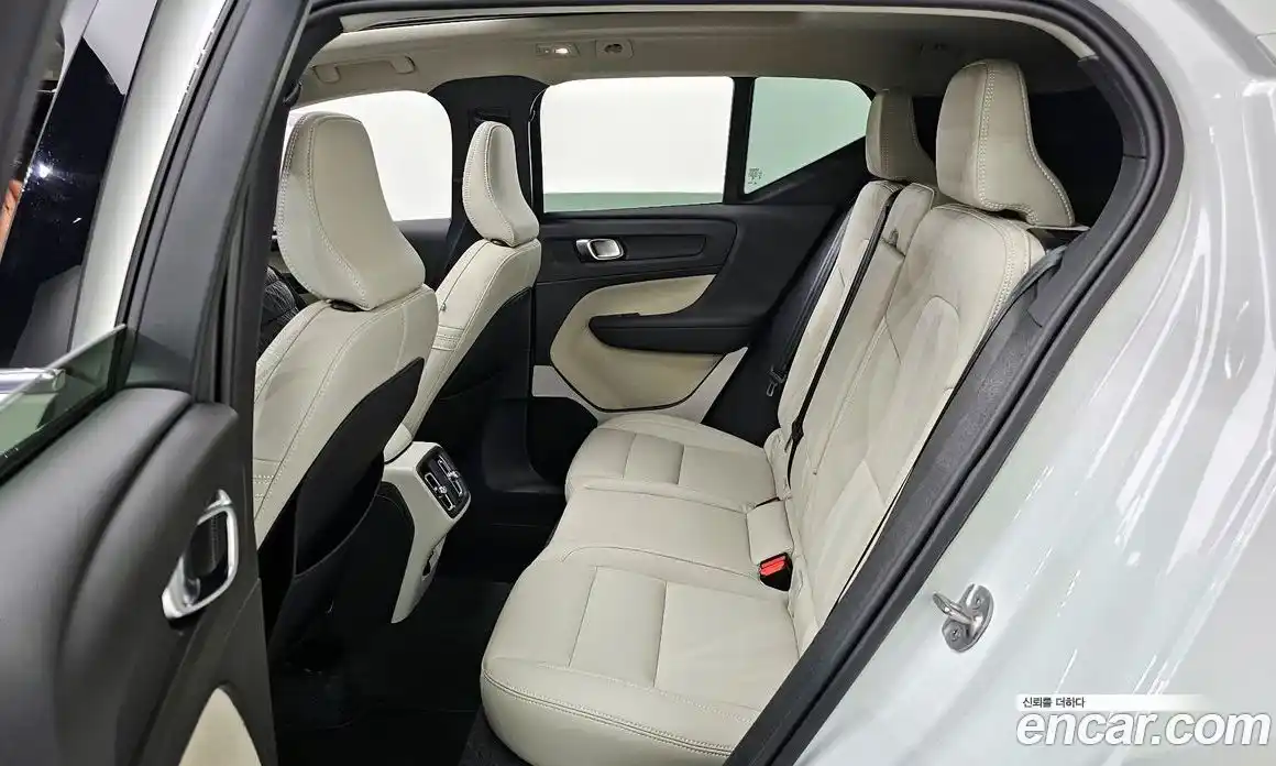 Volvo XC40 2024 2.0 гидро в Москве № 1618469, фото 18