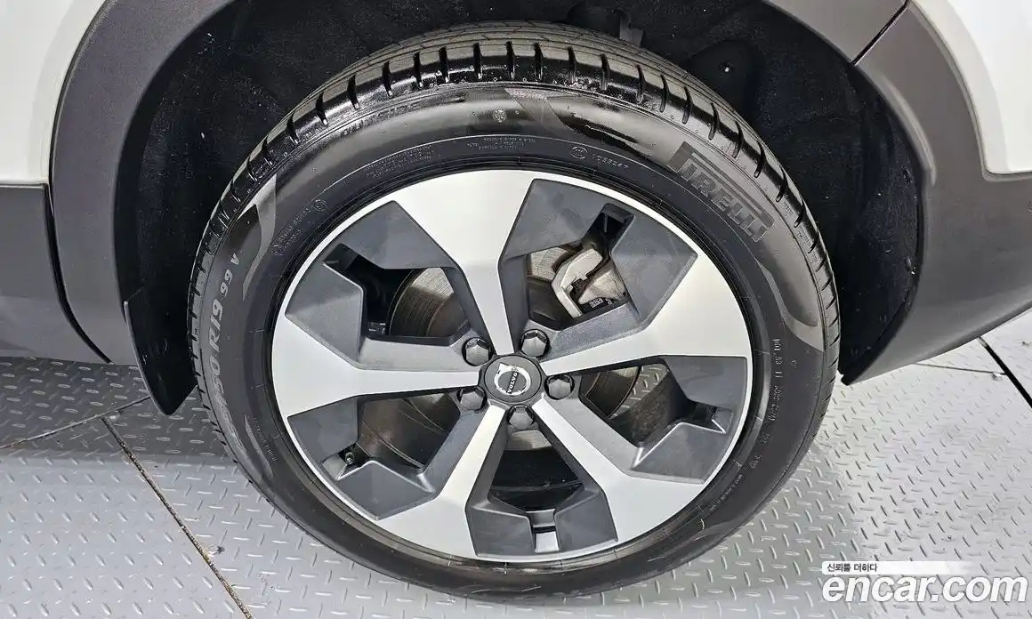 Volvo XC40 2024 2.0 гидро в Москве № 1618469, фото 7