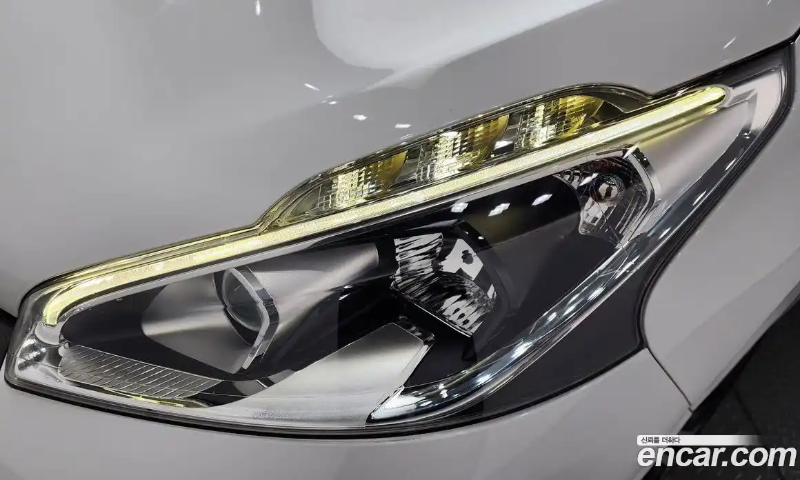 Peugeot 208 2018 1.6 гидро в Москве, фото 8