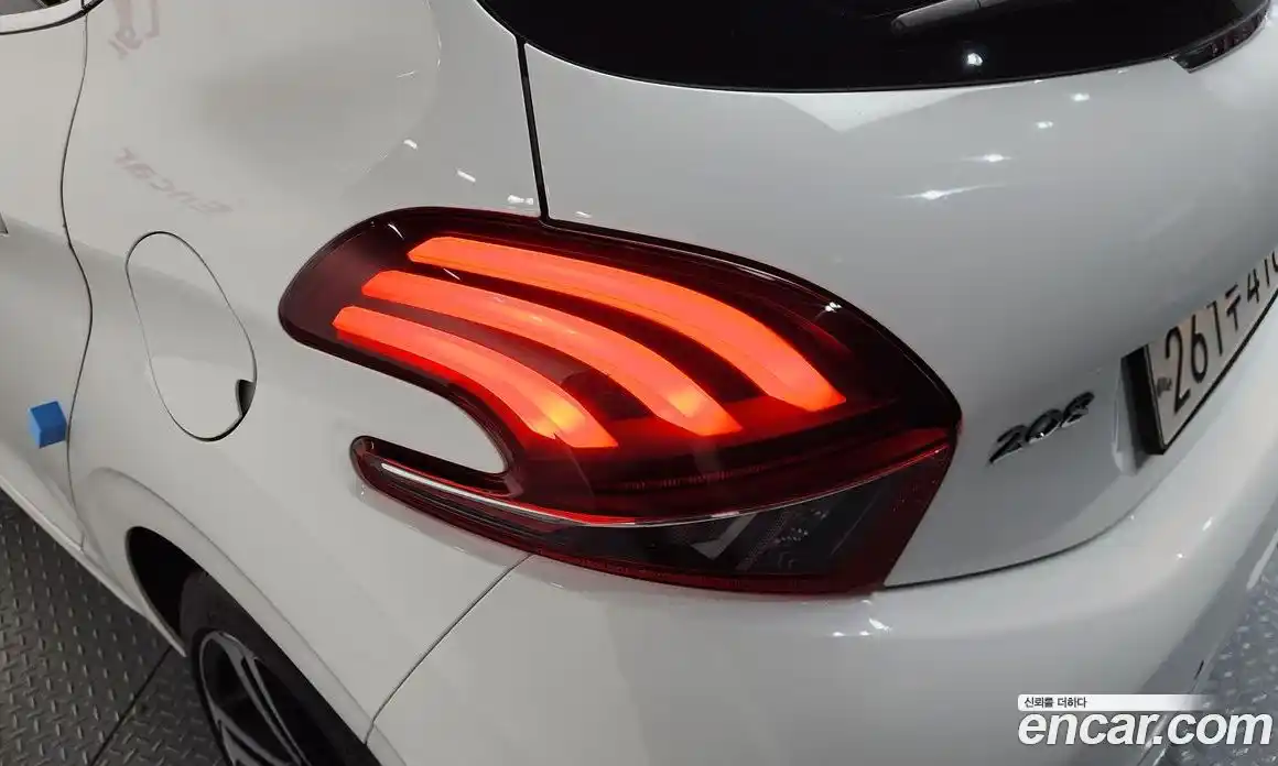 Peugeot 208 2018 1.6 гидро в Москве, фото 9