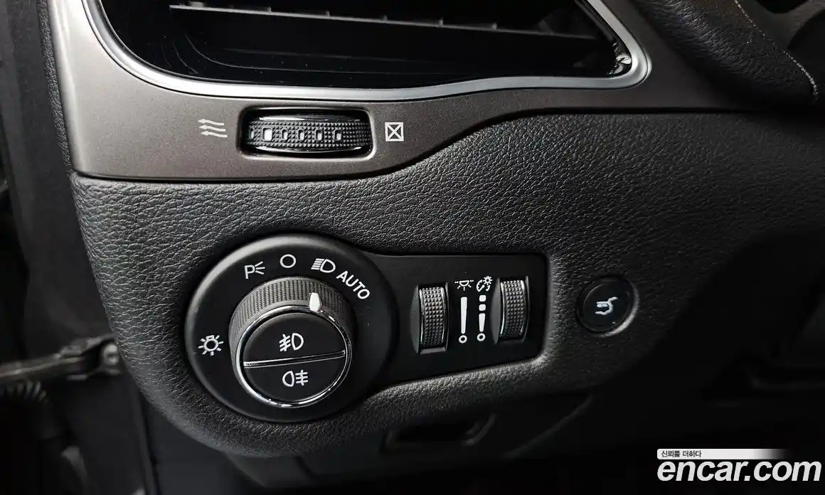 Jeep Cherokee 2020 2.4 гидро в Москве № 169536, фото 18