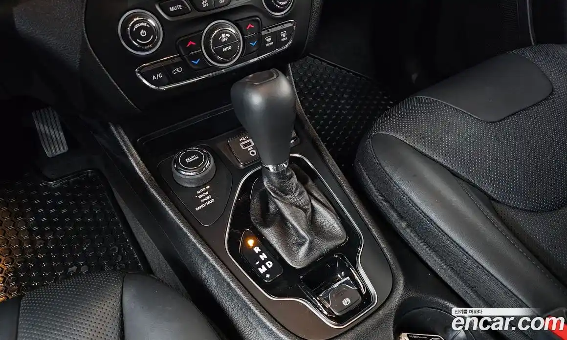 Jeep Cherokee 2020 2.4 гидро в Москве № 169536, фото 9