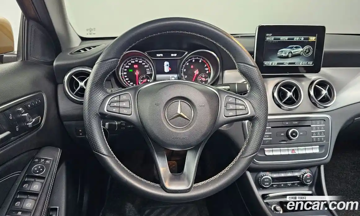 Mercedes-Benz GLA-Class 2018 2.0 гидро в Москве № 1762638, фото 17