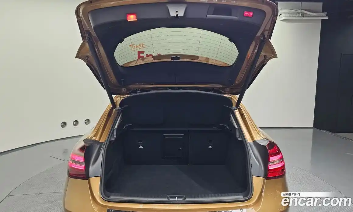 Mercedes-Benz GLA-Class 2018 2.0 гидро в Москве № 1762638, фото 25