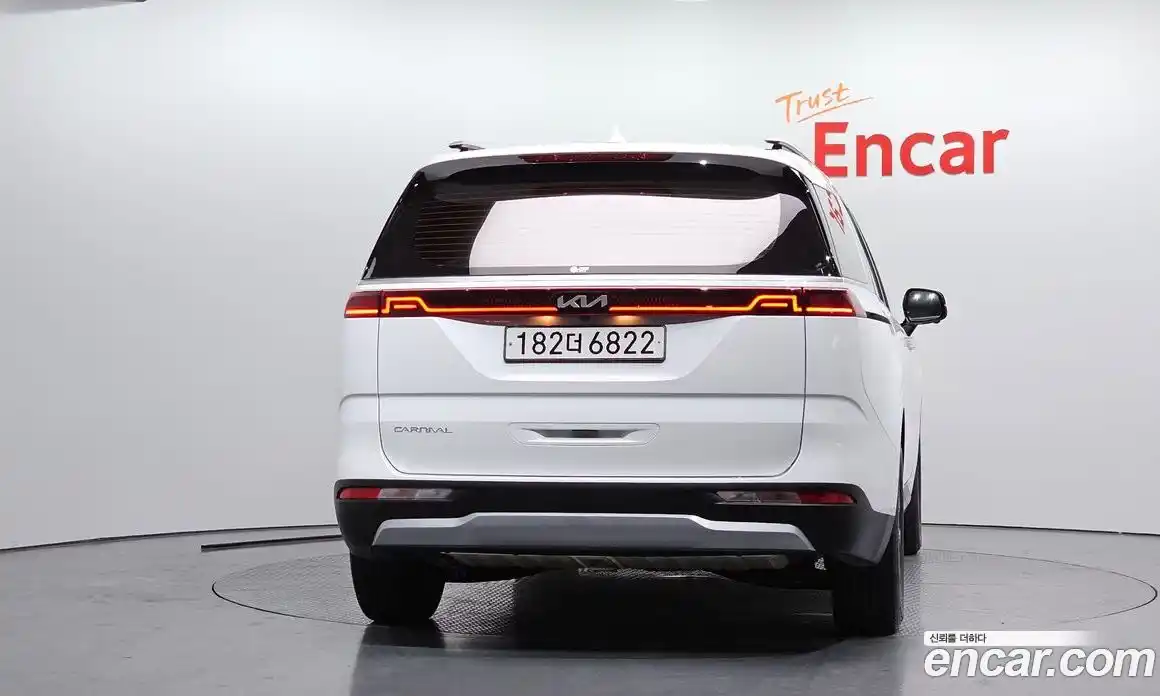 Kia Canival 2022 2.2 гидро в Москве № 1831515, фото 4