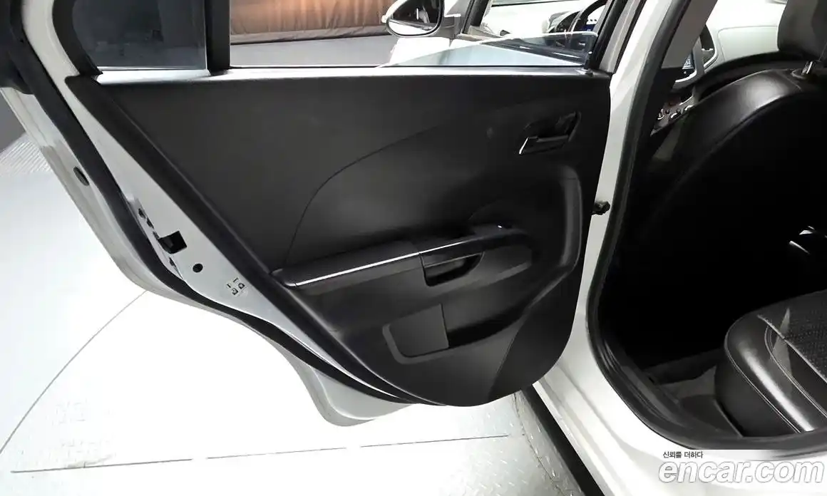Chevrolet Aveo 2015 1.4 гидро в Москве № 1833943, фото 15
