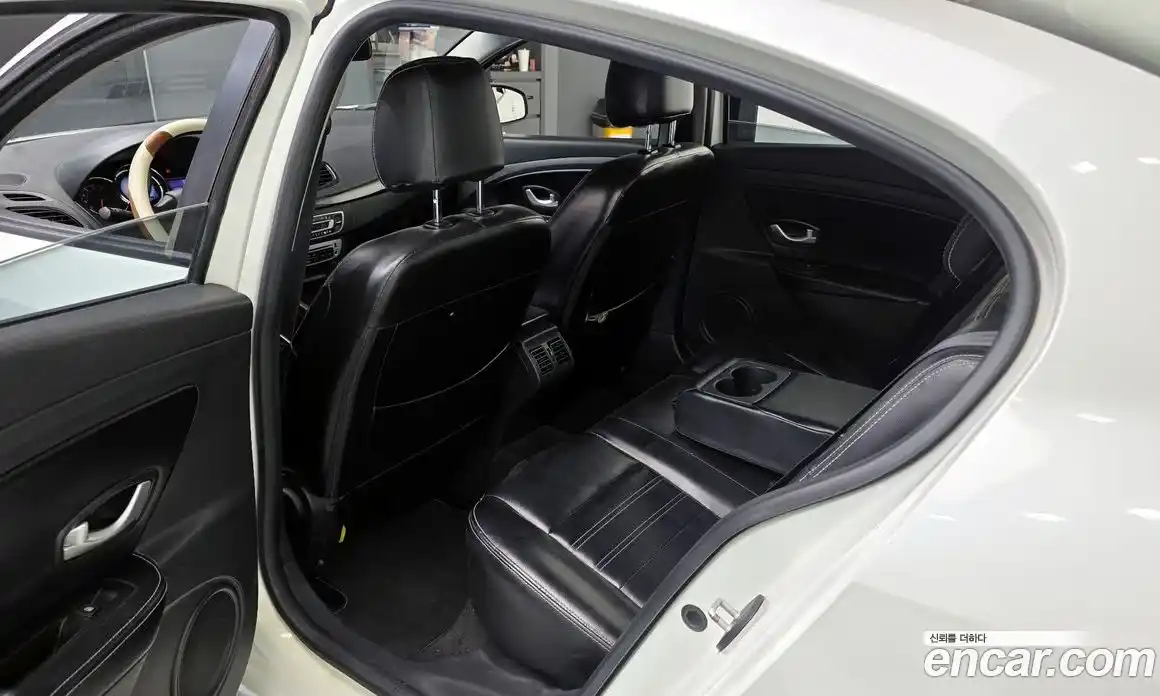 Renault SM3 2014 1.6 гидро в Москве № 1834878, фото 17