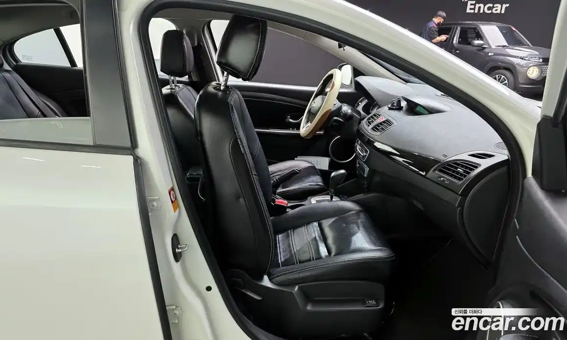 Renault SM3 2014 1.6 гидро в Москве № 1834878, фото 18
