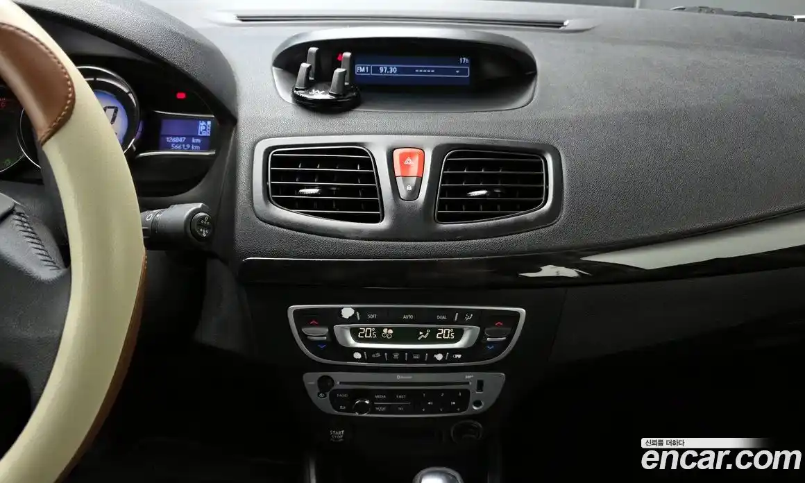 Renault SM3 2014 1.6 гидро в Москве № 1834878, фото 26