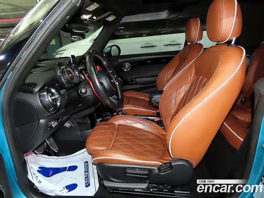 Mini Cooper Convertible 2016 2.0 гидро в Москве № 1837779, фото 8