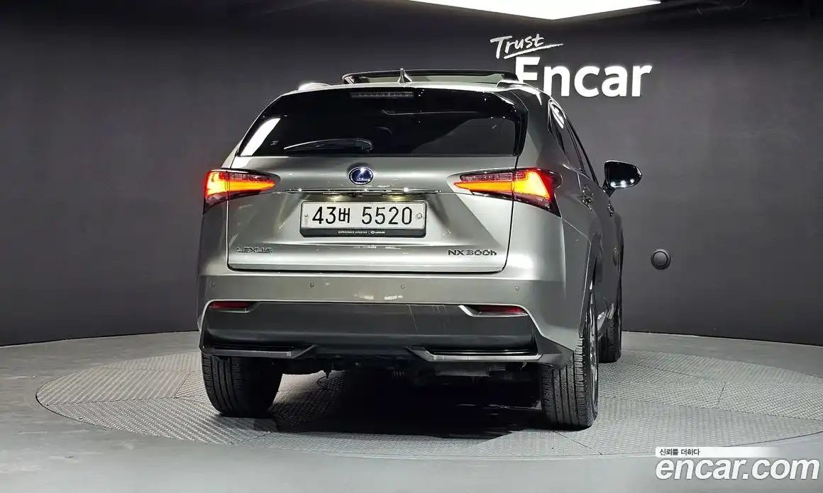 Lexus NX 2017 2.5 гидро в Москве № 1837983, фото 4