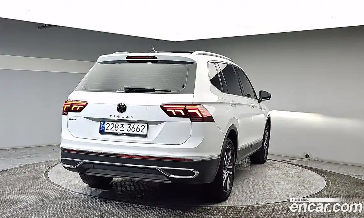 Volkswagen Tiguan 2023 2.0 гидро в Москве № 1838249, фото 3